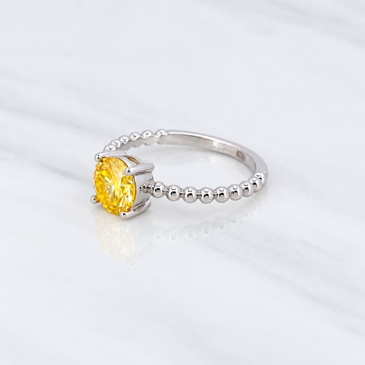 Anillo Solitario Bisel Moisanita 1 Qts 2.2g / T5 3/4 Oro Blanco 18K