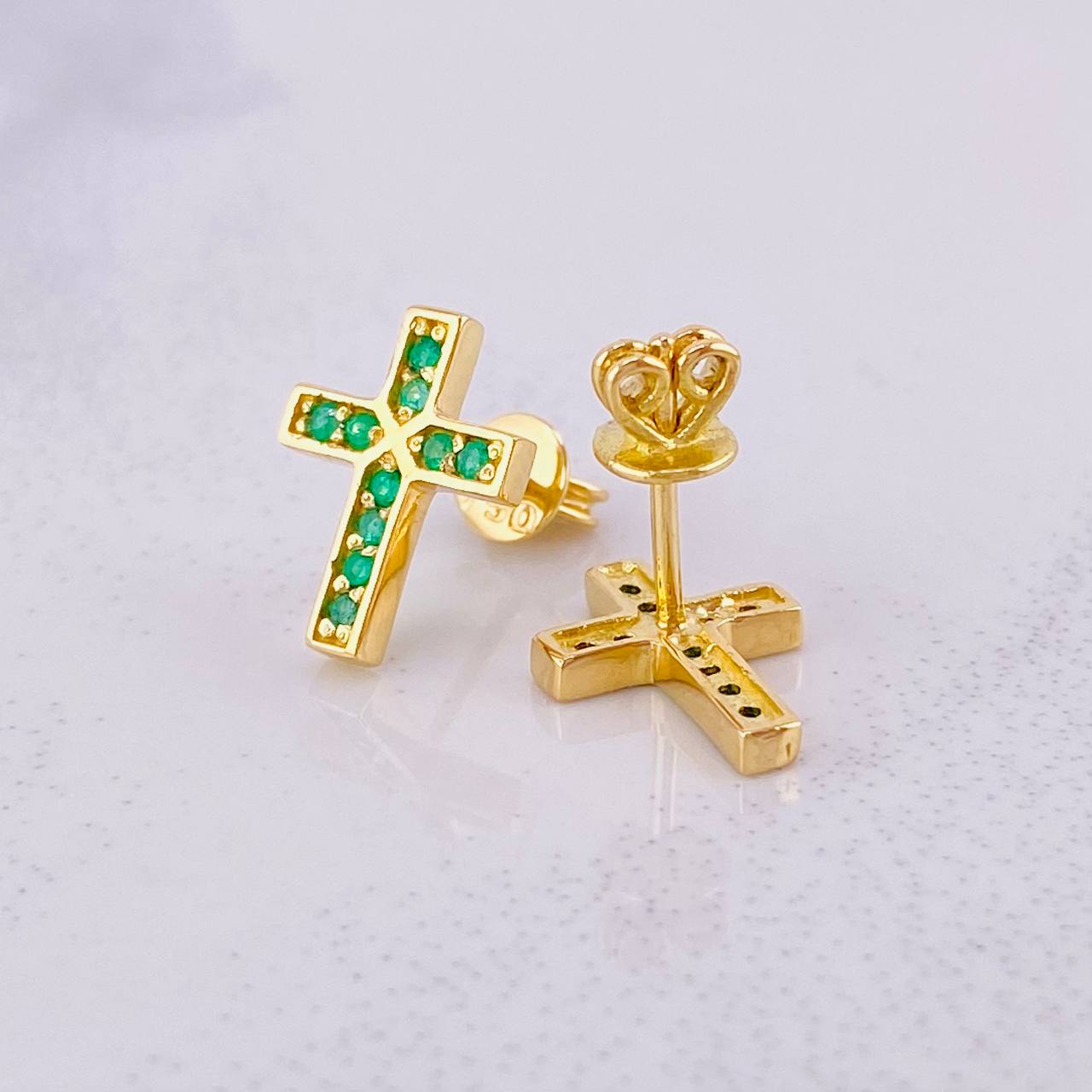 Topos Cruz Esmeraldas 32pts 2.1g / 11.9mm Oro Amarillo 18K