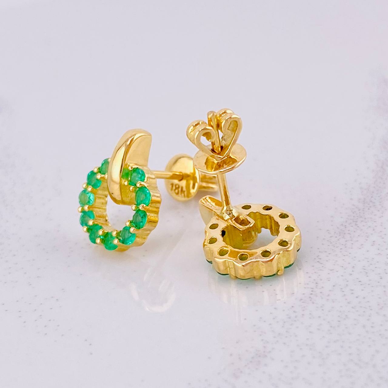 Topos Circulo Tupido Esmeraldas 76pts 4.1g / 12.6mm Oro Amarillo 18K