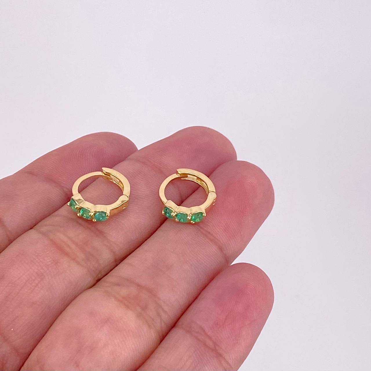 Candongas Trio Lineal Esmeraldas 31pts 1.7g / 1cm Oro Amarillo 18K