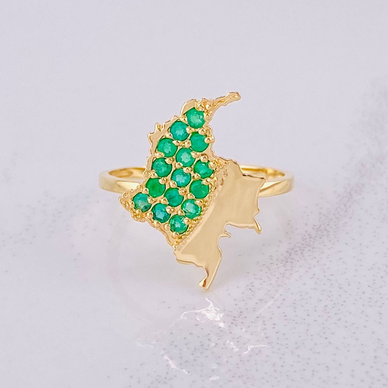 Anillo Mapa Esmeraldas 27pts 2.45g / T5 3/4 Oro Amarillo 18K