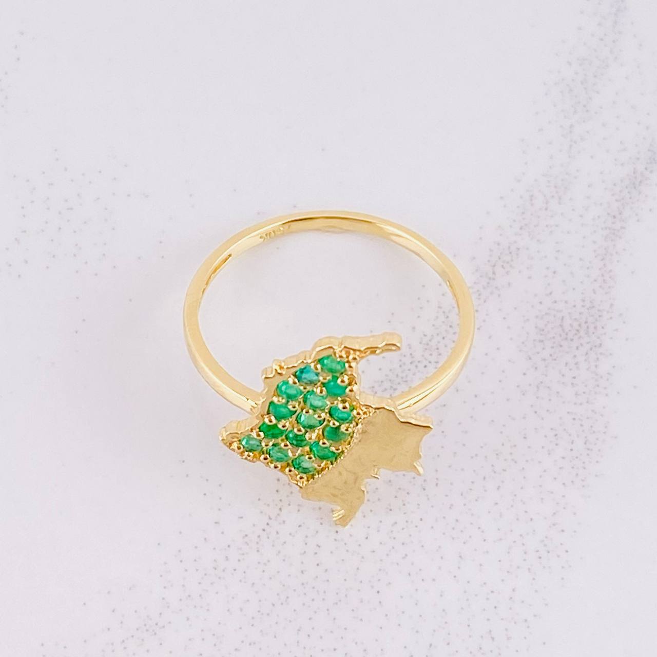Anillo Mapa Esmeraldas 27pts 2.25g / T6 1/4 Oro Amarillo 18K