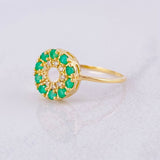 Anillo Circular Esmeraldas 31pts Diamantes 8pts 1.85g / T7 1/2 Oro Amarillo 18K