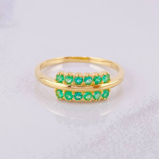 Anillo Doble Linea Esmeraldas 37pts 2.6g / T7 1/4 Oro Amarillo 18K
