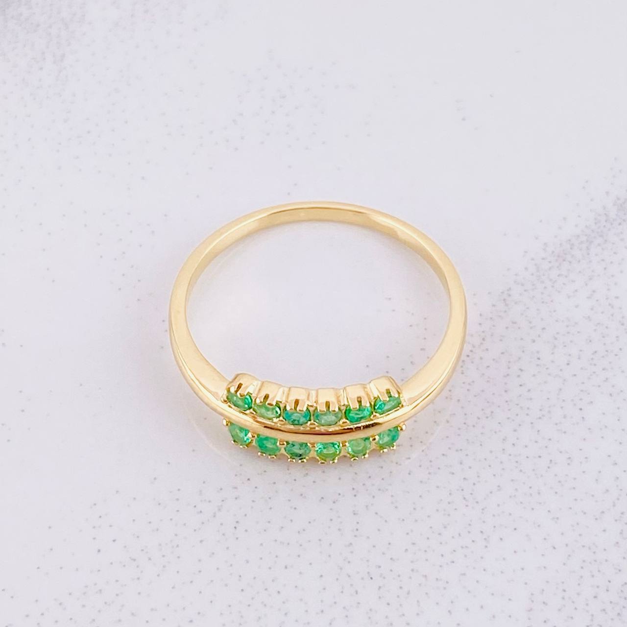 Anillo Doble Linea Esmeraldas 37pts 2.6g / T7 1/4 Oro Amarillo 18K