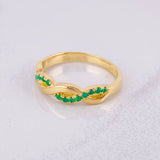 Anillo Entrelazado Esmeraldas 25pts 3.05g / T5 3/4 Oro Amarillo 18K