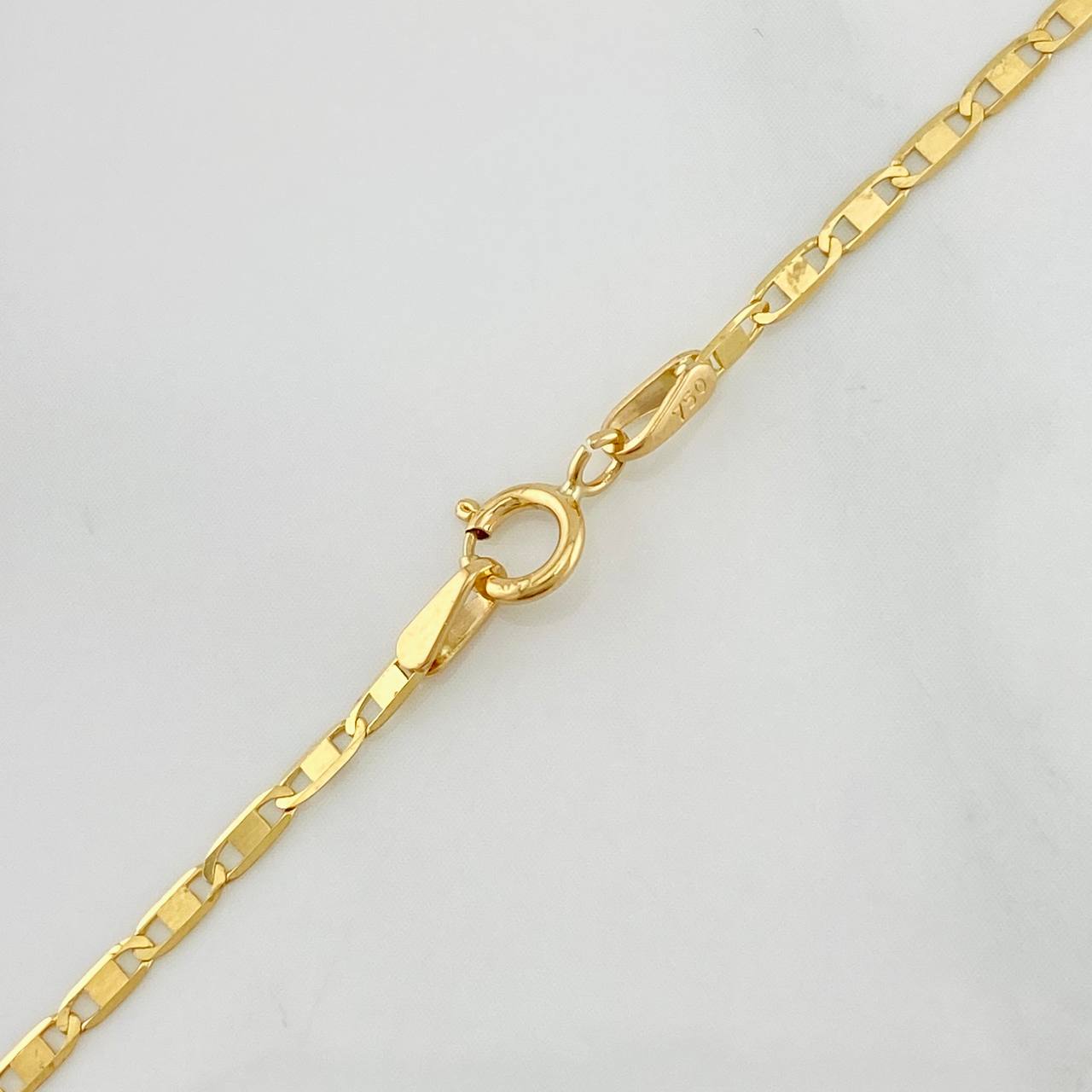 Cadena Escalera Plana 2.25g / 45.5cm / 2.4mm Oro Amarillo 18K