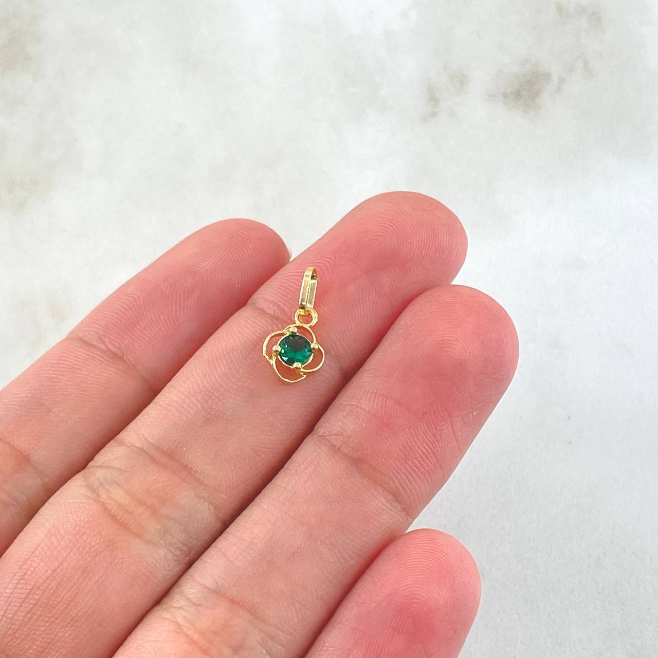 Dije Flor Silueta 0.35gr / 1.3cm / Oro Amarillo 18K *