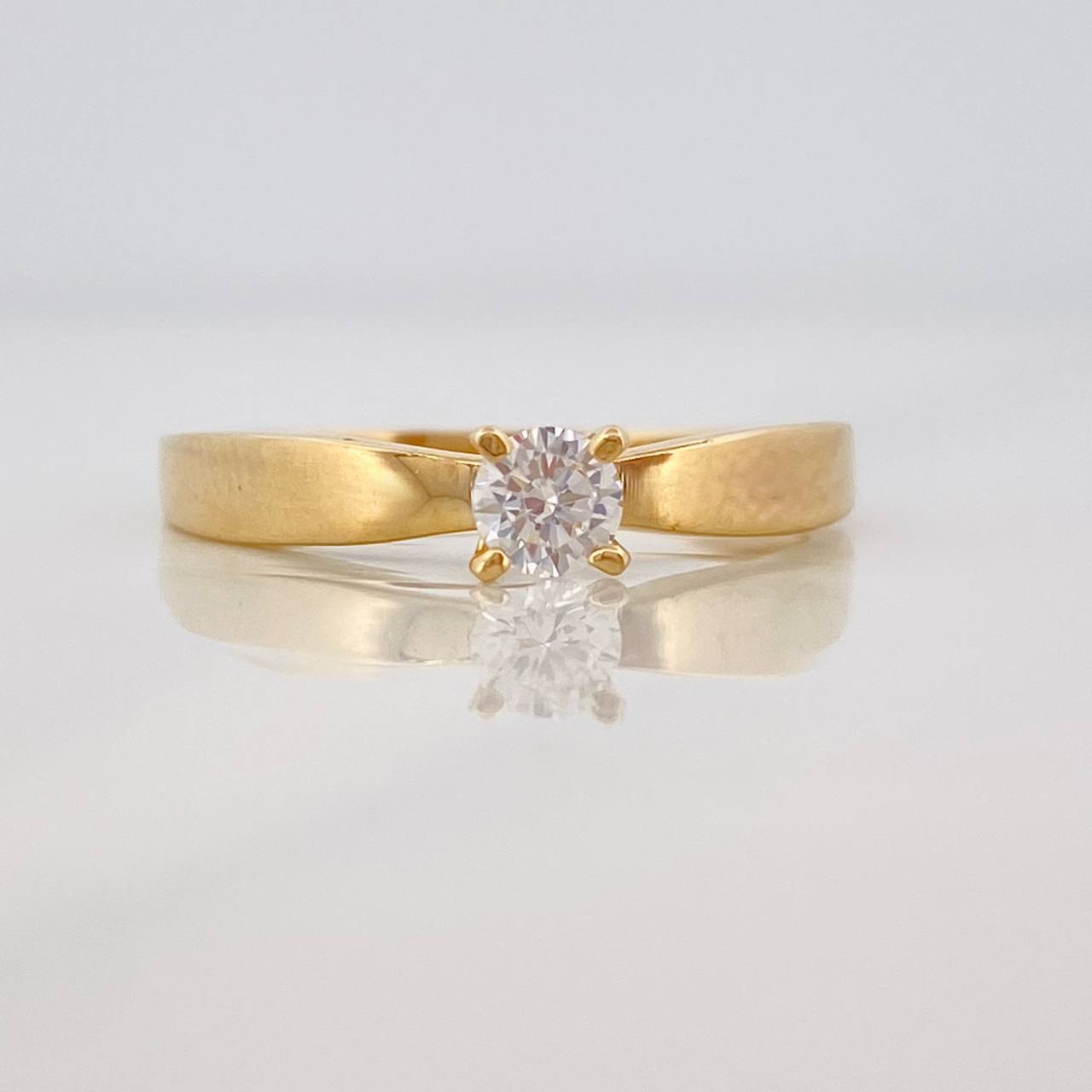 Anillo Solitario 2.2g / TT7 3/4 Oro Amarillo 18K