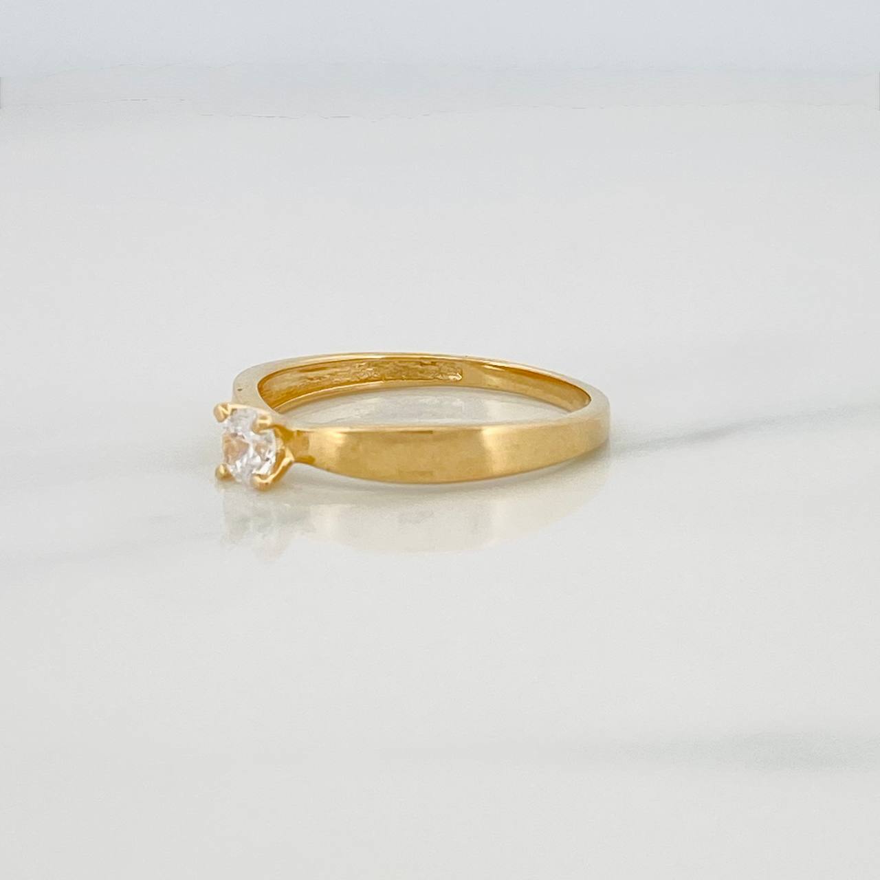 Anillo Solitario 2.2g / TT7 3/4 Oro Amarillo 18K