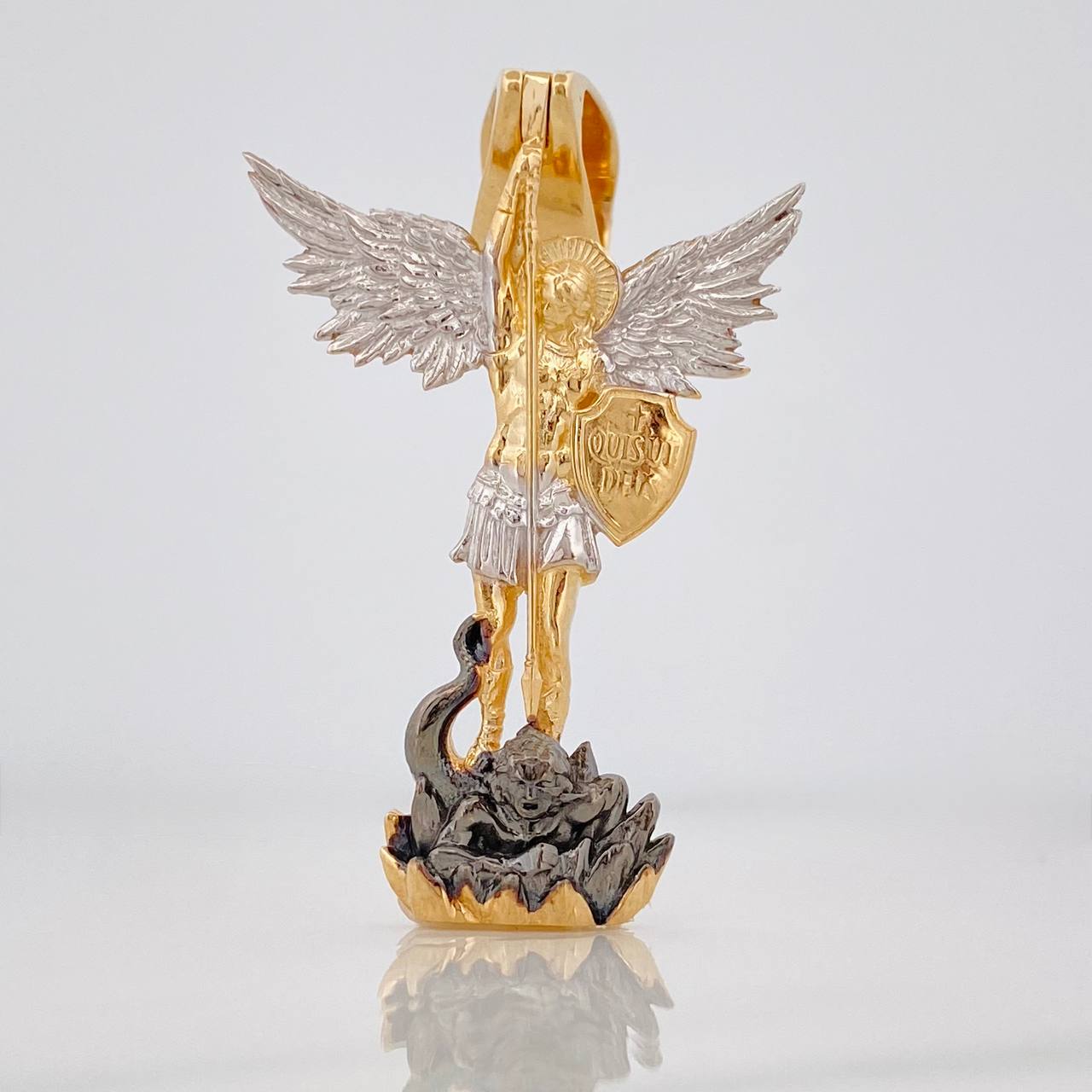 Dije San Miguel Arcángel 11.15g / 5.3cm Tres Oros 18K