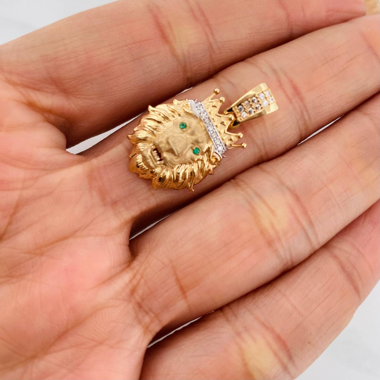 Dije León 3.35g / 2.6cm Dos Oros Amarillo Blanco 18K
