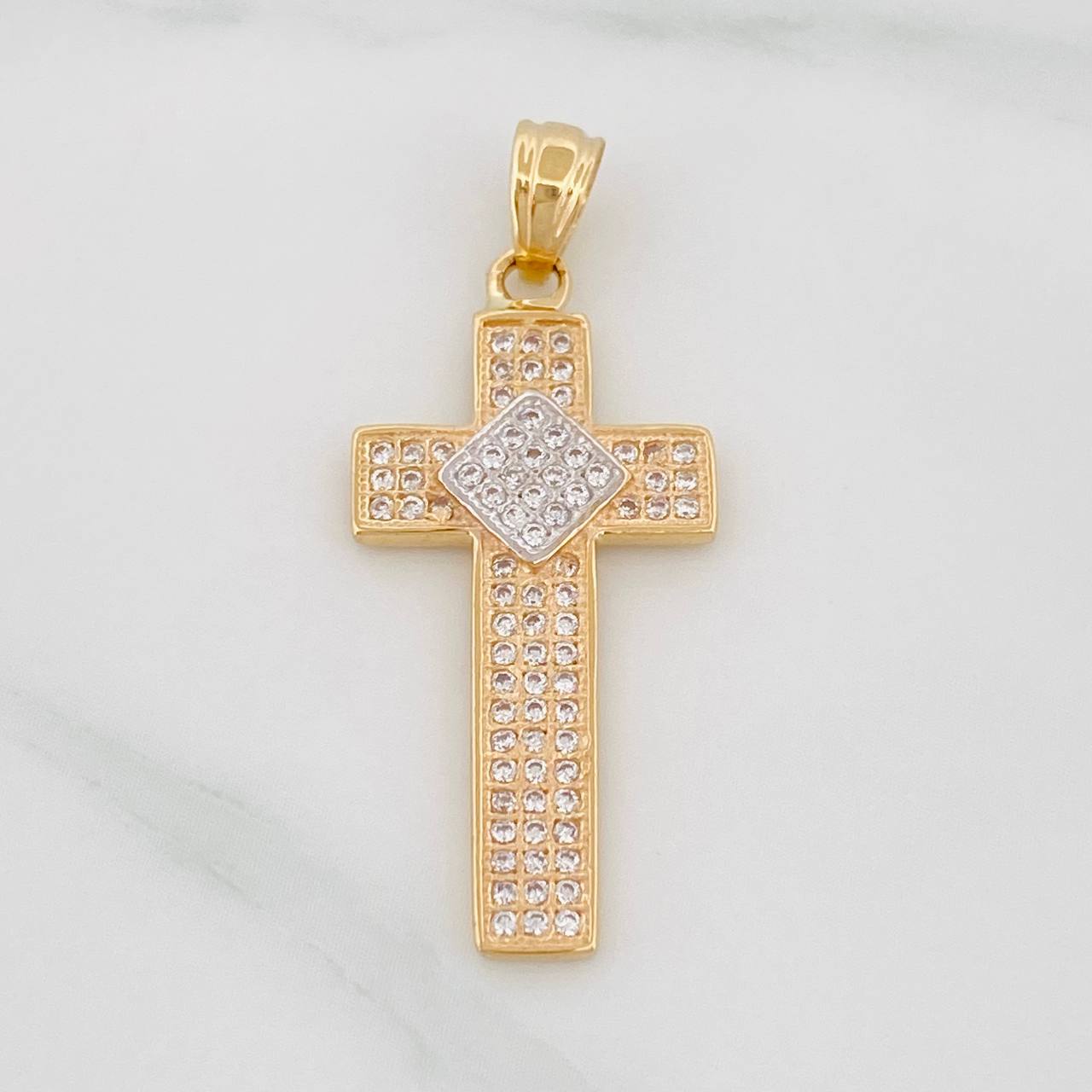 Dije Cruz Triangulo 2.6g / 3.4cm Dos Oros Amarillo Blanco 18K