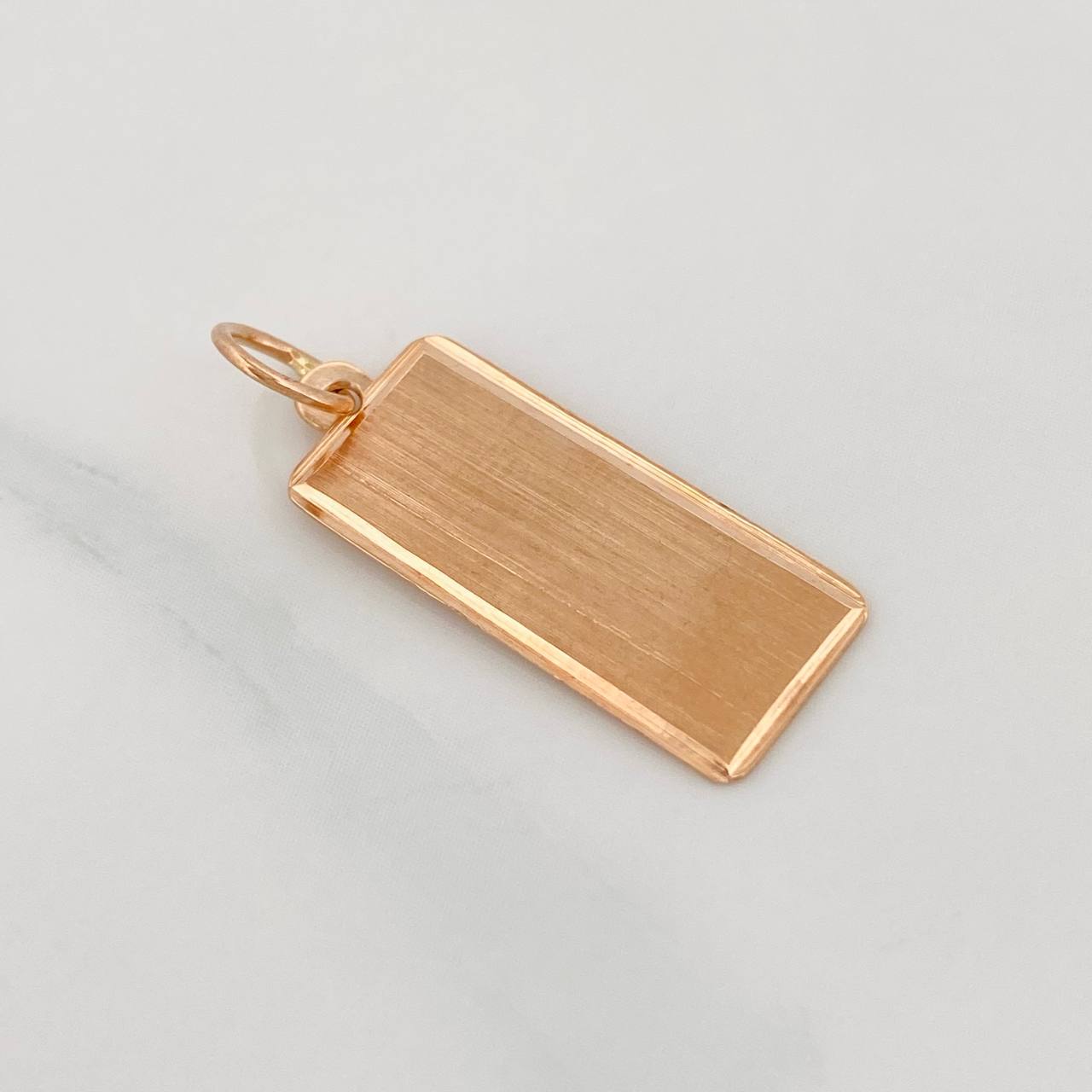 Dije Placa Rectangular 1.25g / 2.5cm Oro Rosa 18K