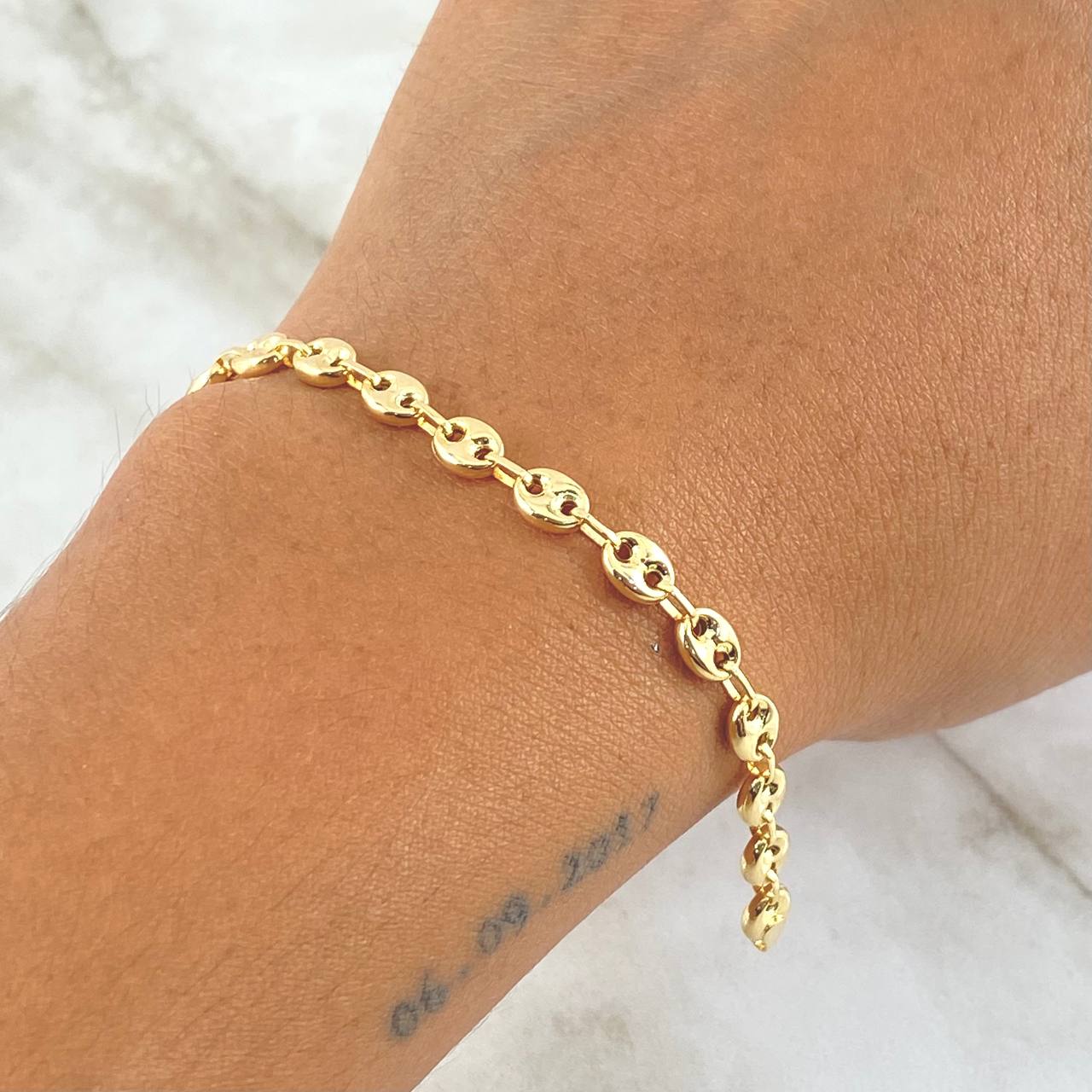 Pulso GC 3.25gr / 18.5cm / 4.6mm Liso Oro Amarillo 18K ©