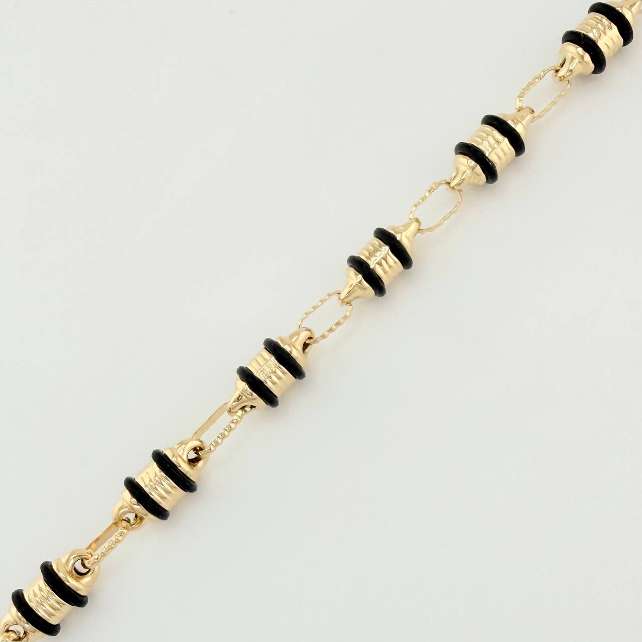 Pulso Rustico Barril 4.85gr / 20.6cm / 3.78mm Oro Amarillo 18K %