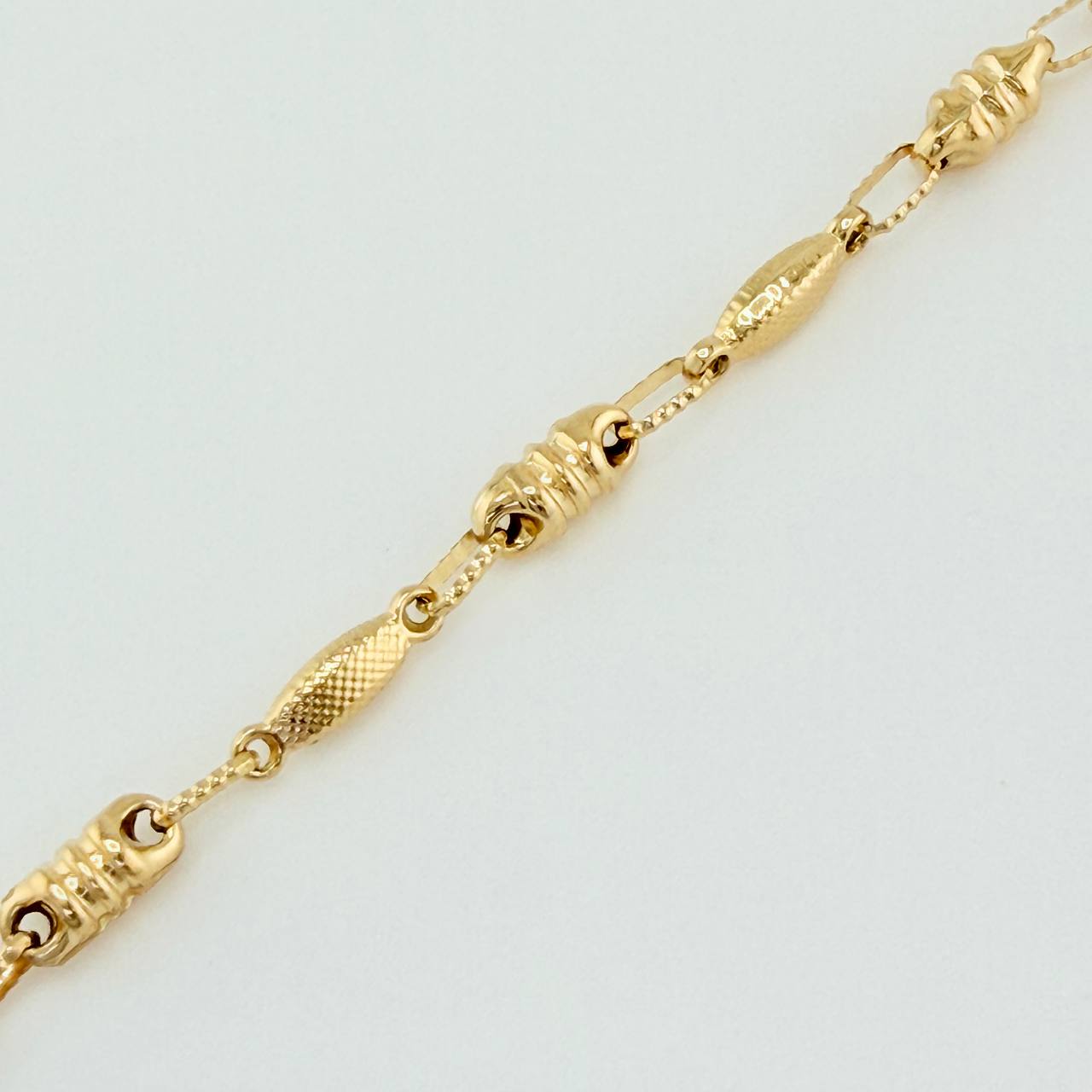 Pulso Rustico Eslabon 4.25gr / 19.7cm / 3.94mm Oro Amarillo 18K %