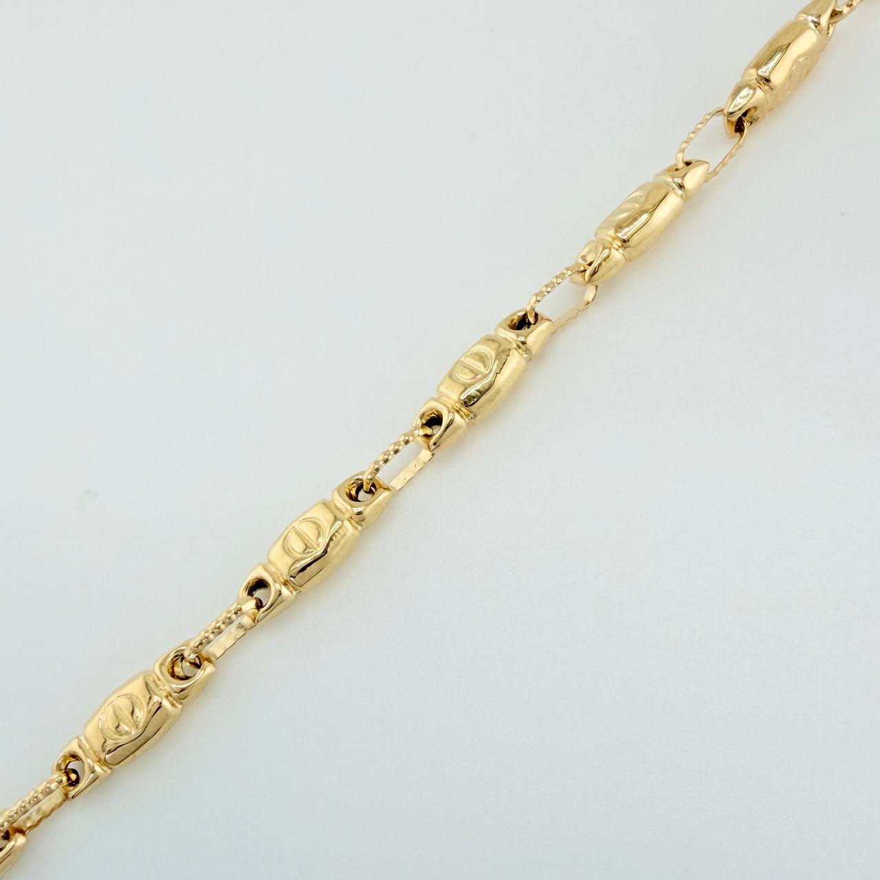 Pulso Rustico Tornillo 4.45gr / 20.5cm / 3.83mm Oro Amarillo 18K %