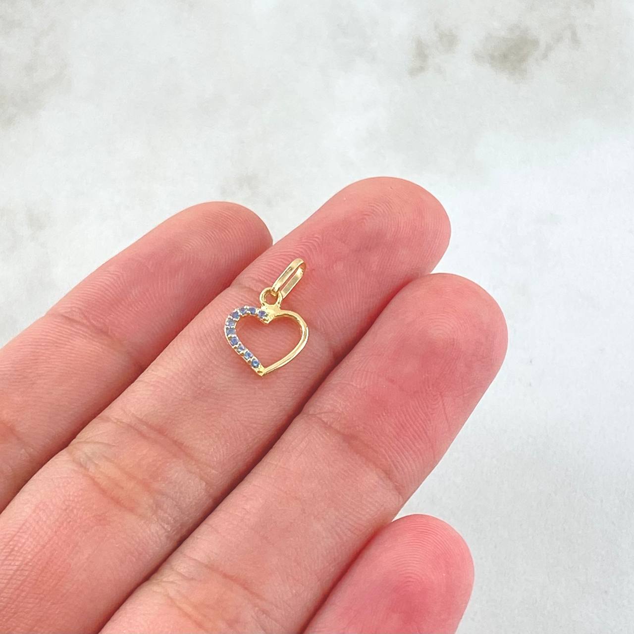 Dije Silueta Corazón  0.3gr / 1.3cm / Oro Amarillo 18K