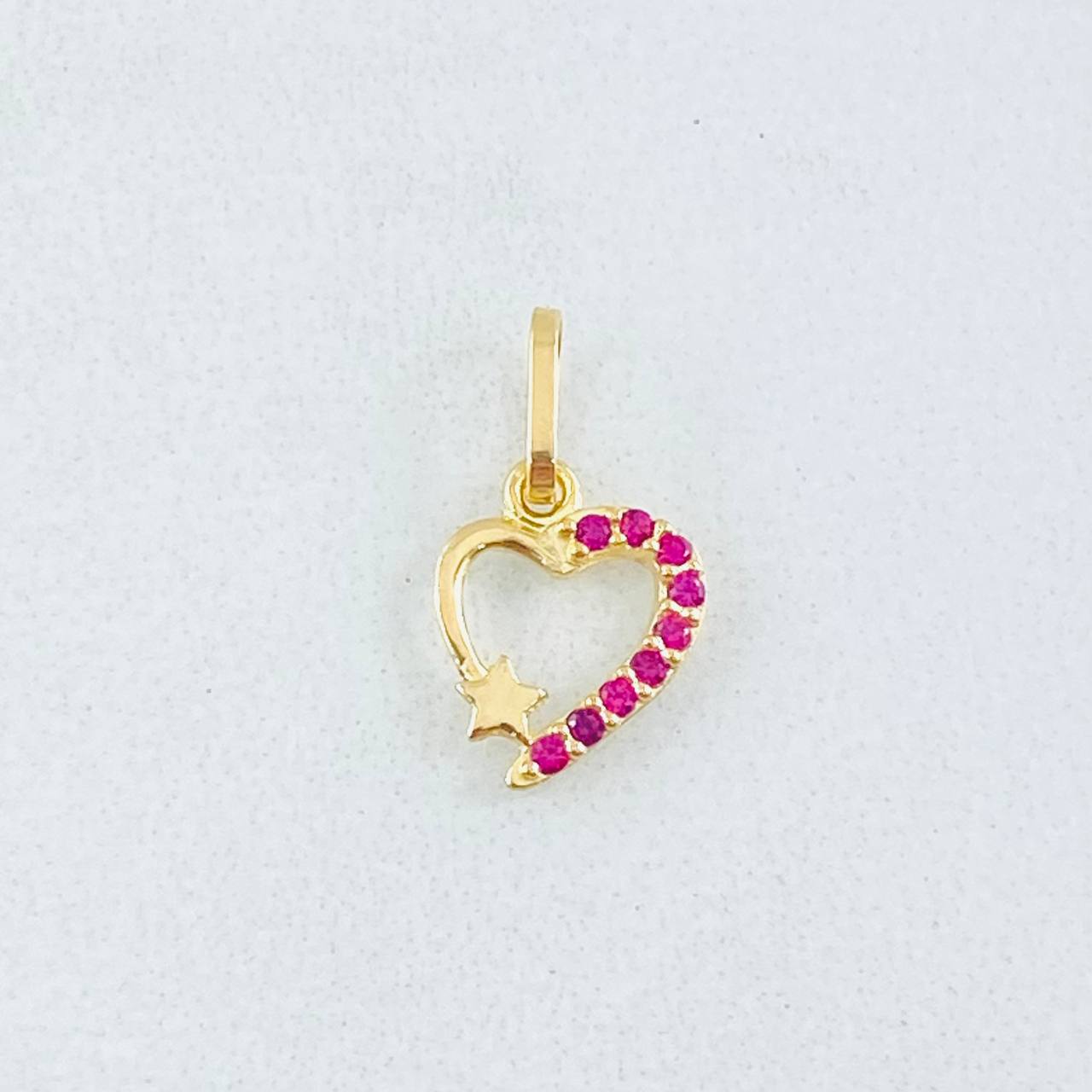 Dije Corazón Estrella 0.3gr / 1.4cm / Oro Amarillo 18K ©