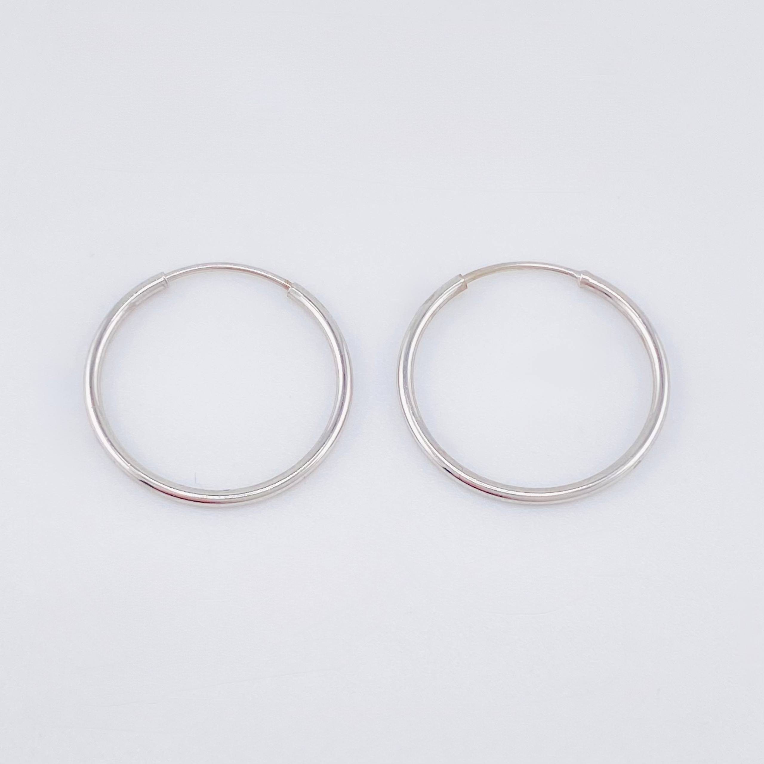 Candongas Aro Liso 0.7gr / 1.6cm / Oro Blanco 18K *