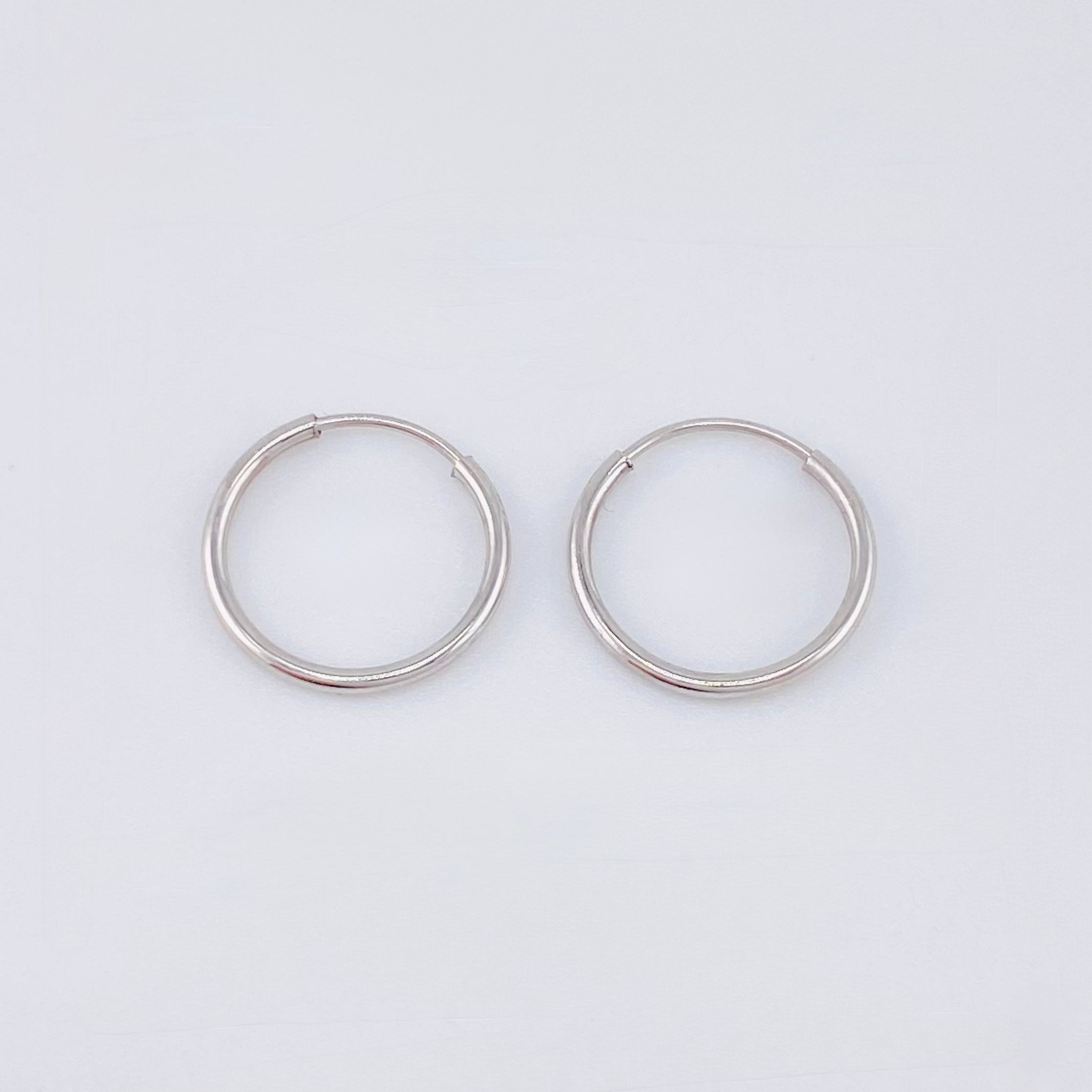 Candongas Aro Liso 0.5gr / 1.3cm / Oro Blanco 18K