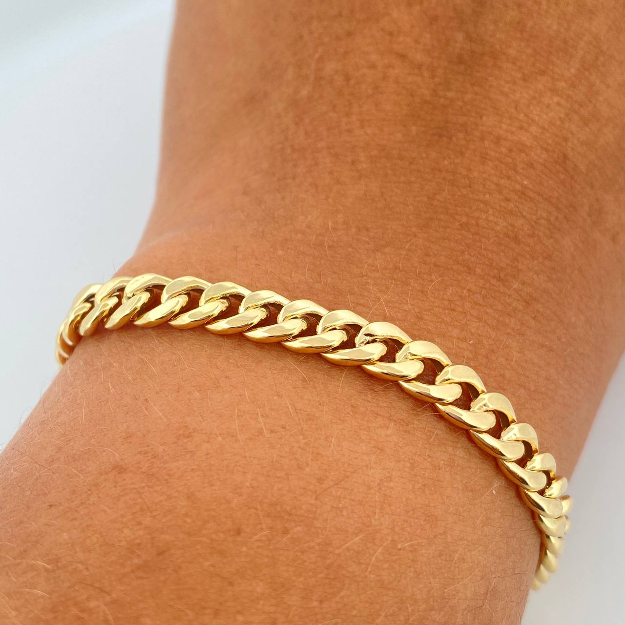 Pulso Cubana 2.35gr / 20.2cm / Oro Amarillo +1 18K $