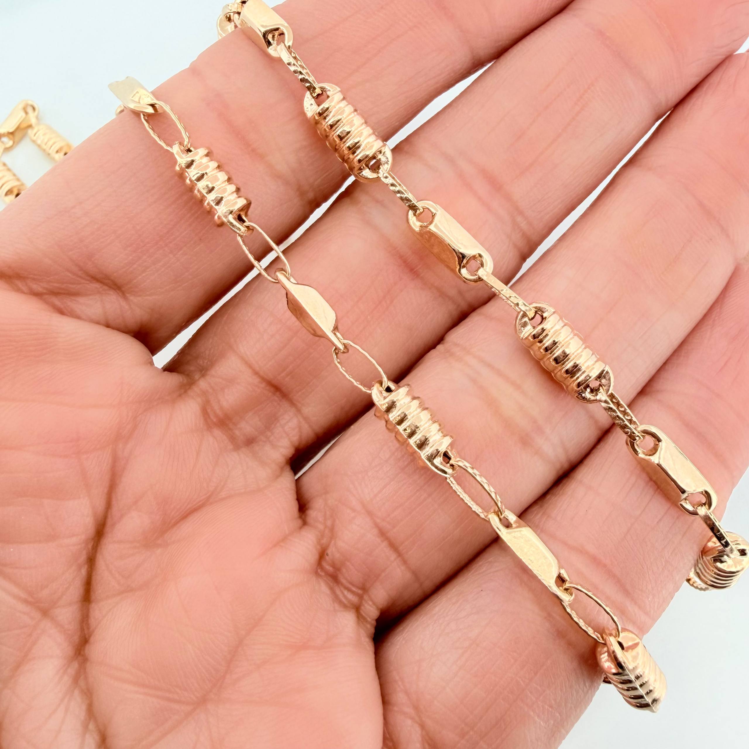 Cadena Rustica tornillo 11.6g / 61.5cm / 3mm Oro Amarillo 18K