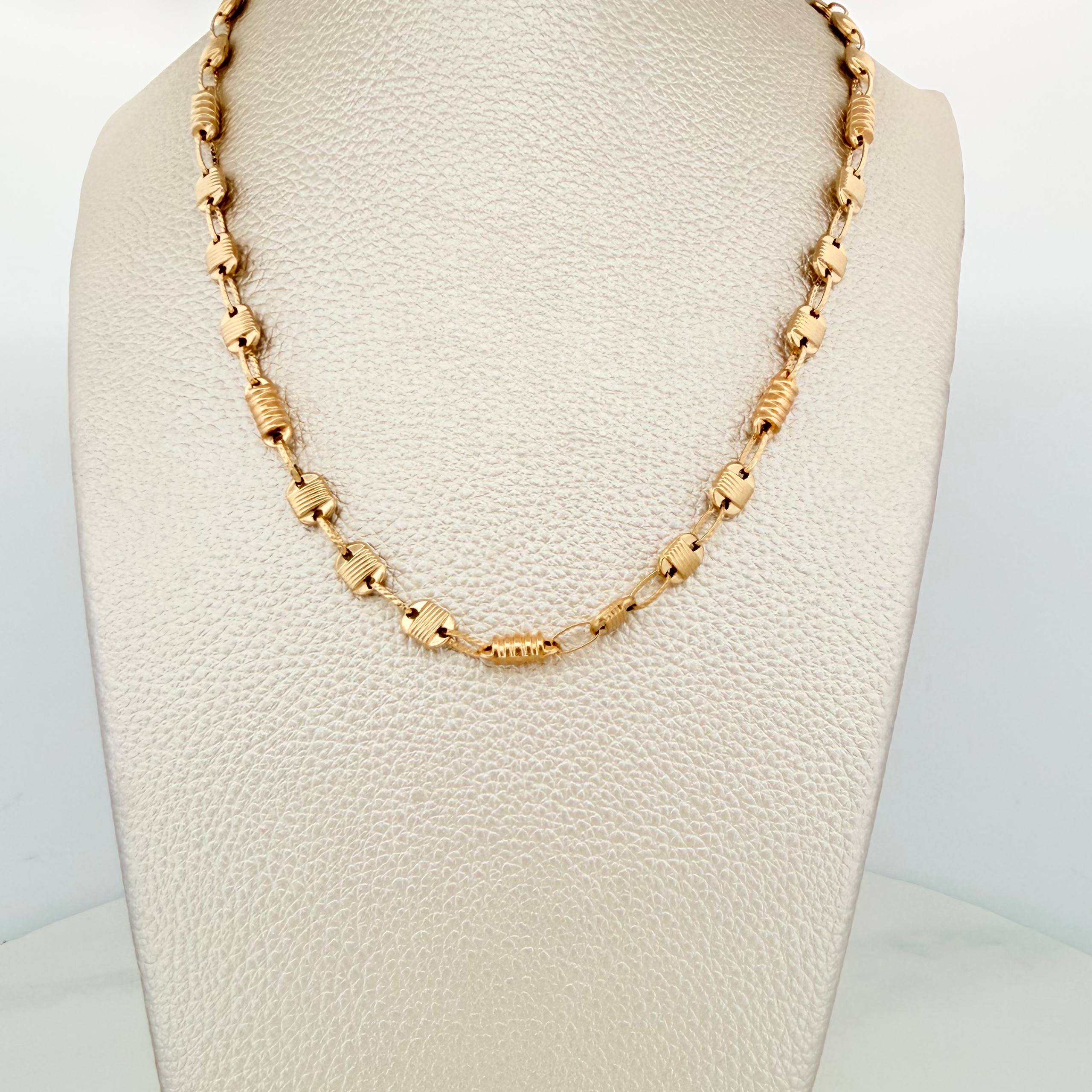 Cadena Rustica barril 12.4g / 61.5cm / 5.3mm Oro Amarillo 18K