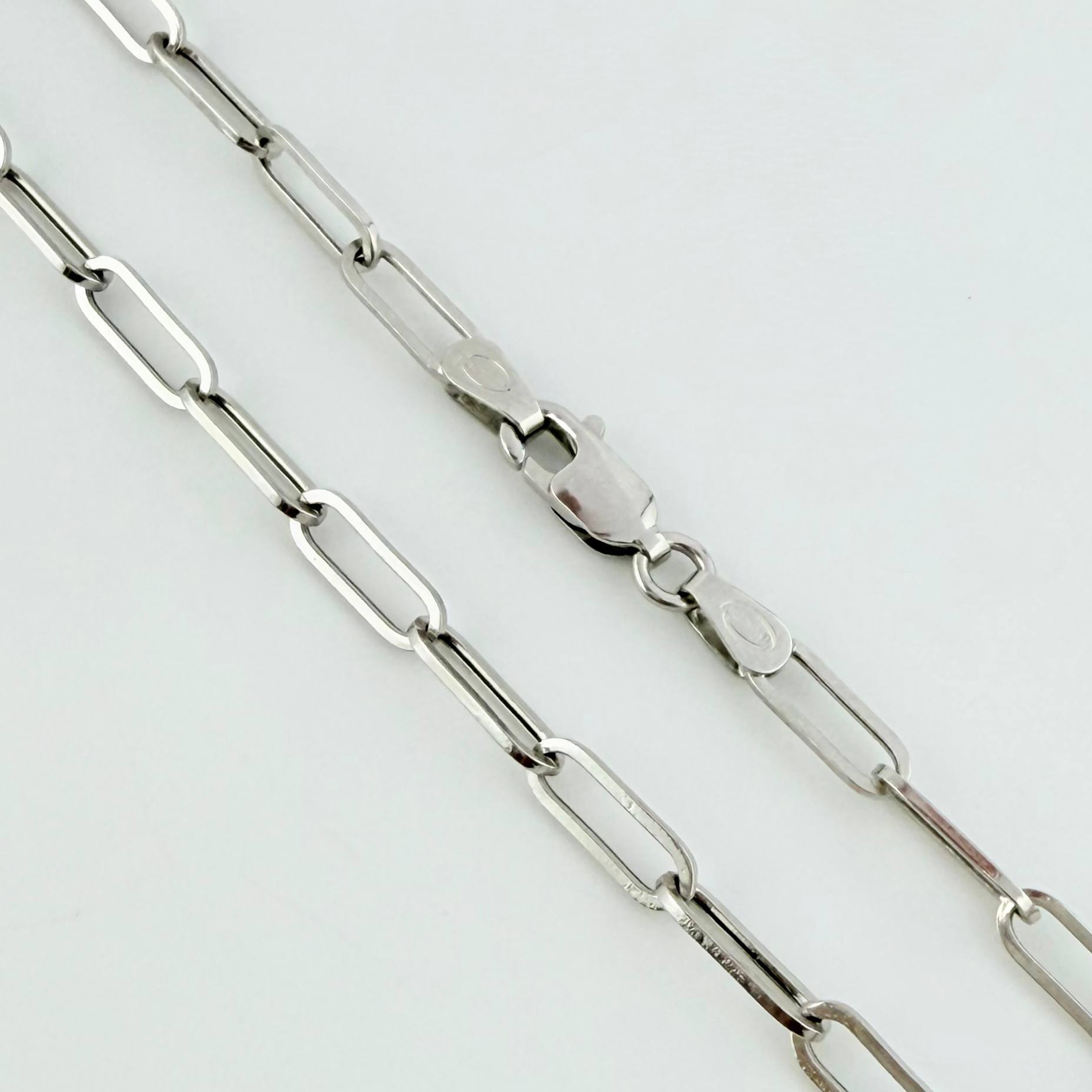 Cadena Cajon 4.85gr / 50cm / 3.3mm Oro Blanco +3 18K *