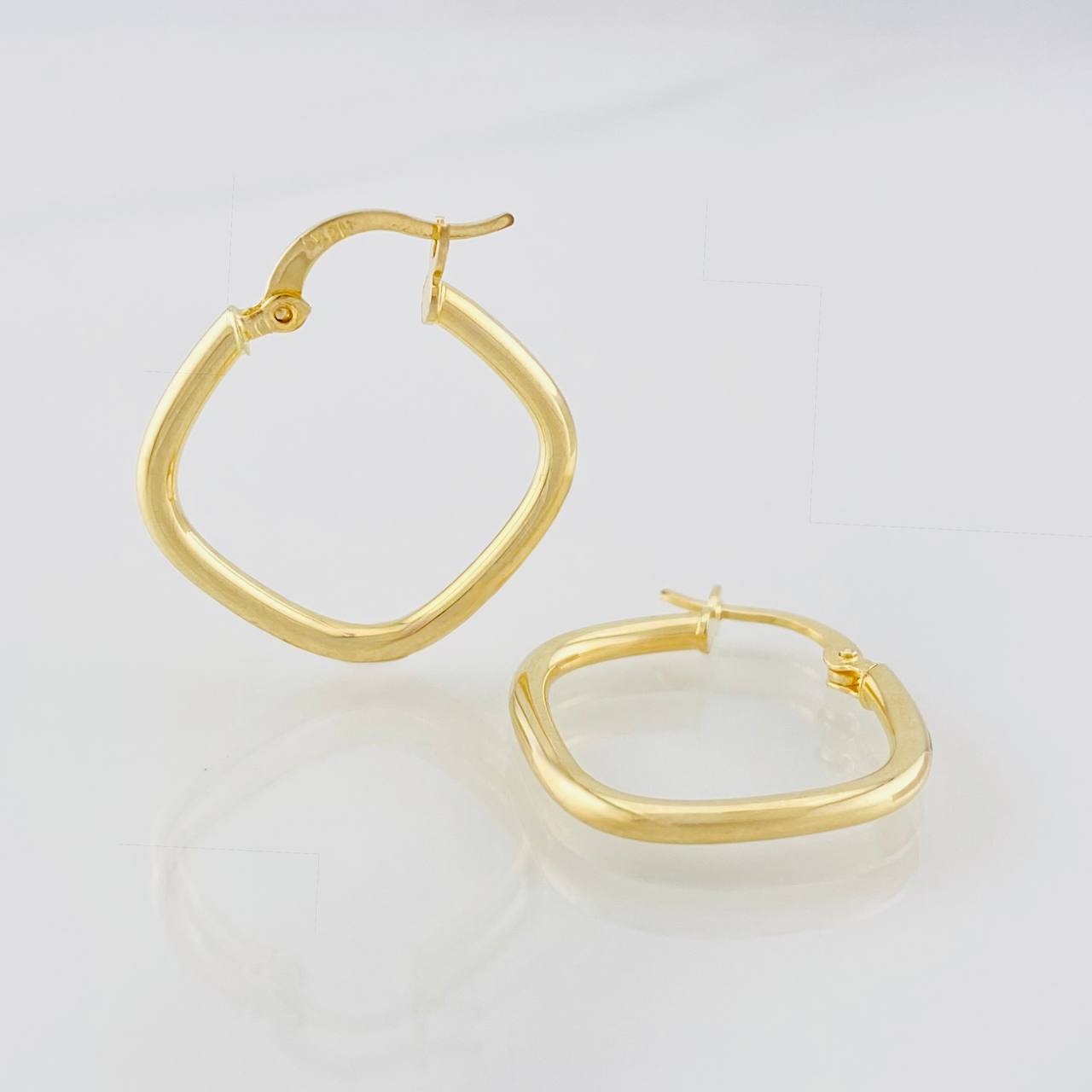 Candongas Rombo 1.45g / 2.3cm Oro Amarillo 18K