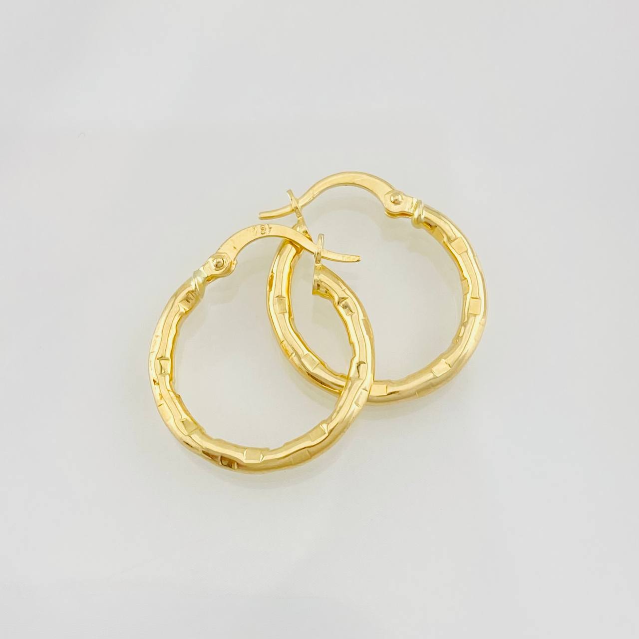 Candongas Lucero 1.5g / 2.1cm Oro Amarillo 18K