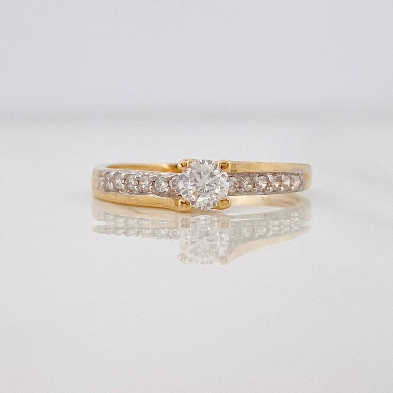 Anillo Solitario Churumbela 2.1g / T7 Dos Oros Amarillo Blanco 18K
