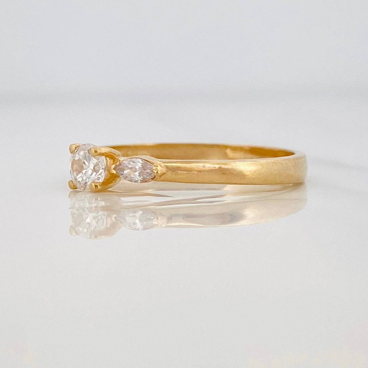 Anillo Solitario 1.8g / T7 3/4 Oro Amarillo 18K