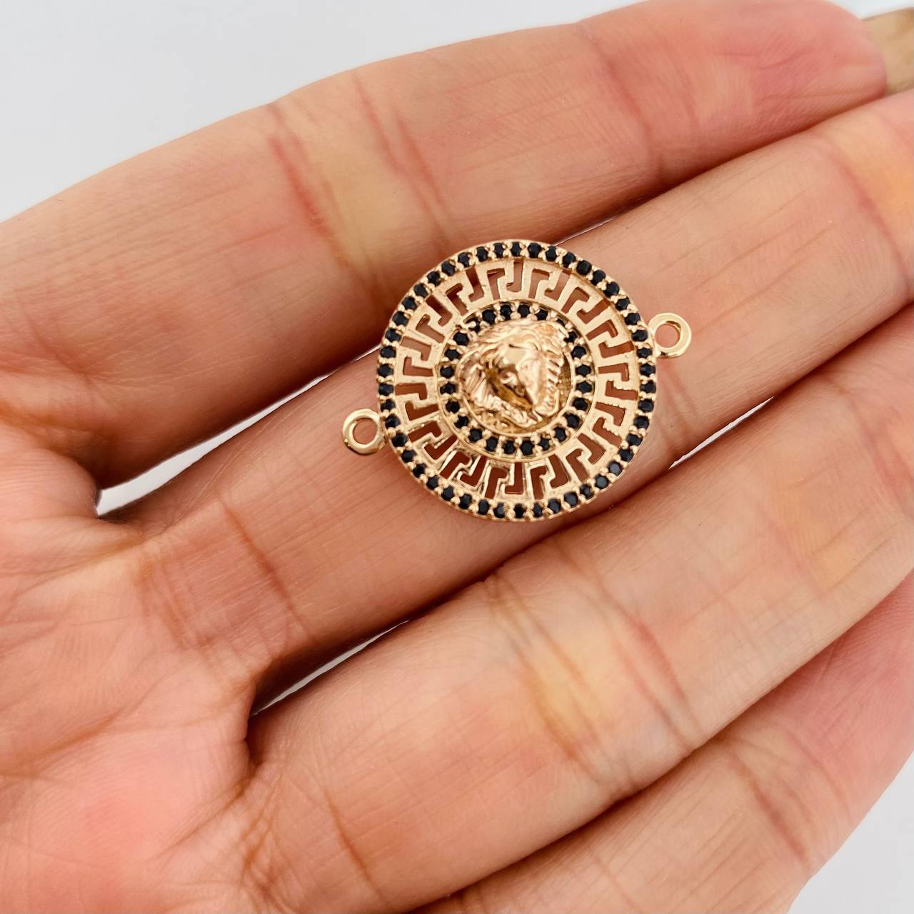 Herraje Medusa 3.55g / 2.4cm Oro Amarillo 18K