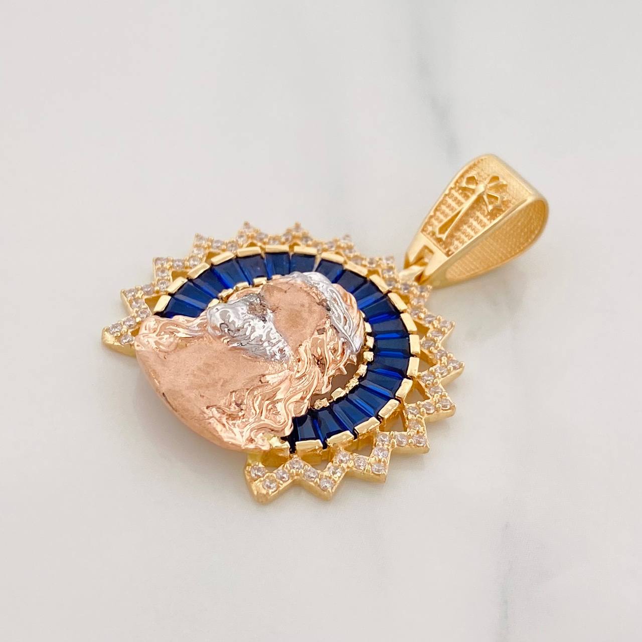 Dije Rostro de Cristo 7.55g / 3.5cm Tres Oros 18K