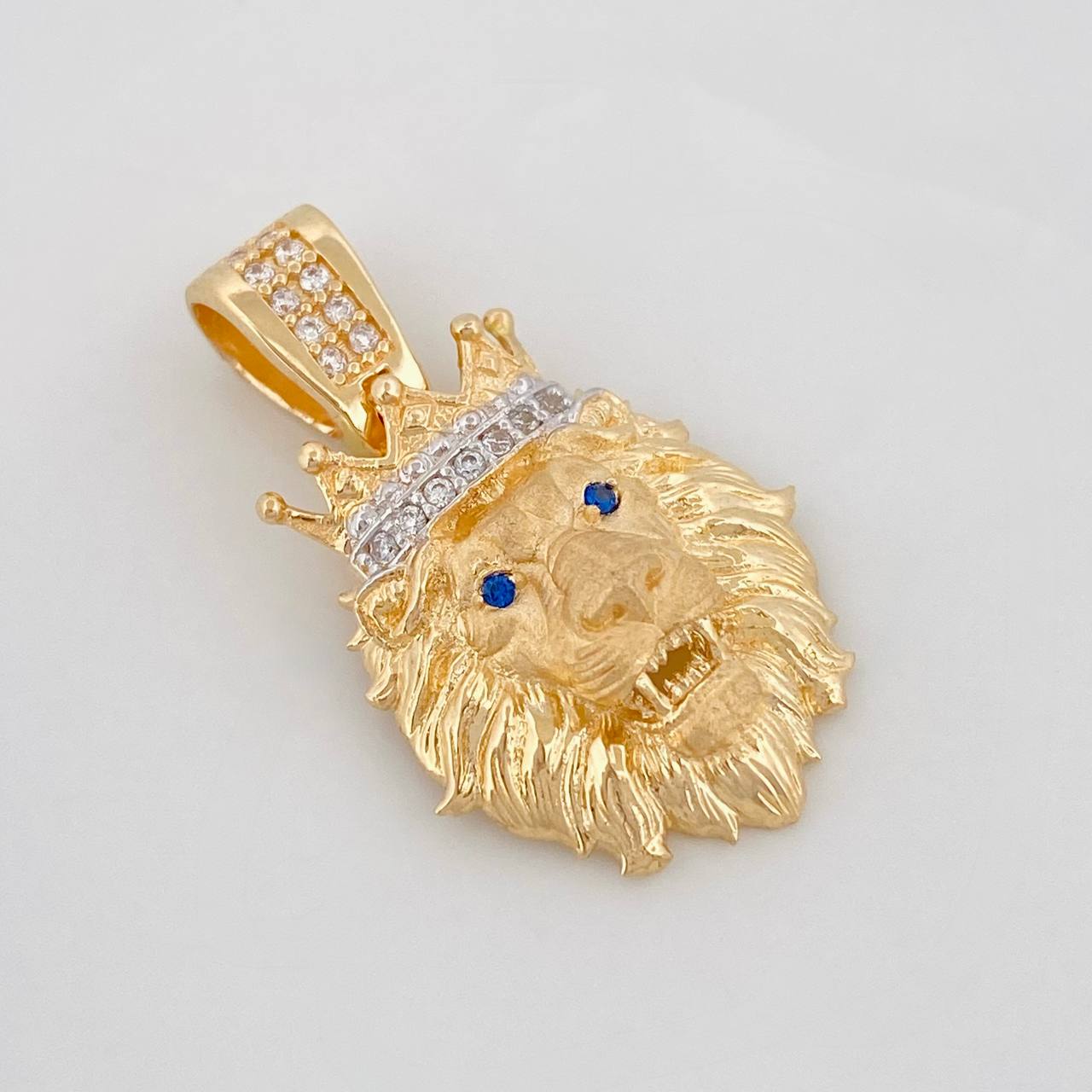Dije León Corona 3.6g / 2.6cm Dos Oros Amarillo Blanco 18K