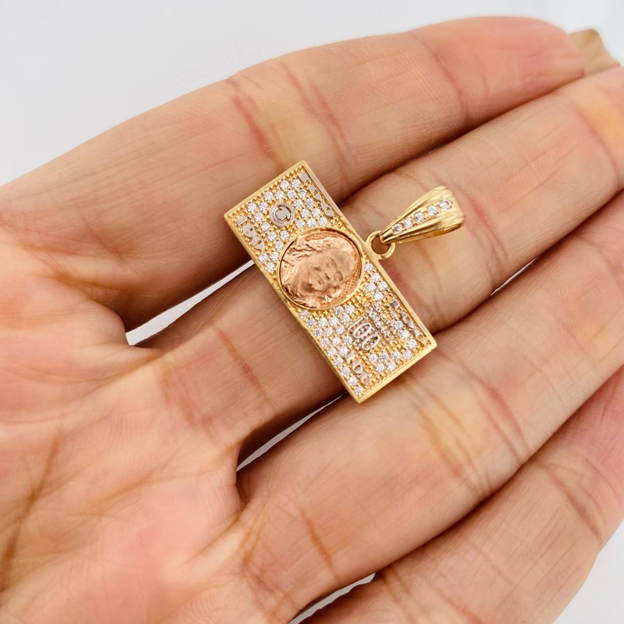 Dije One Dolar 3.8g / 2.1cm Tres Oros 18K