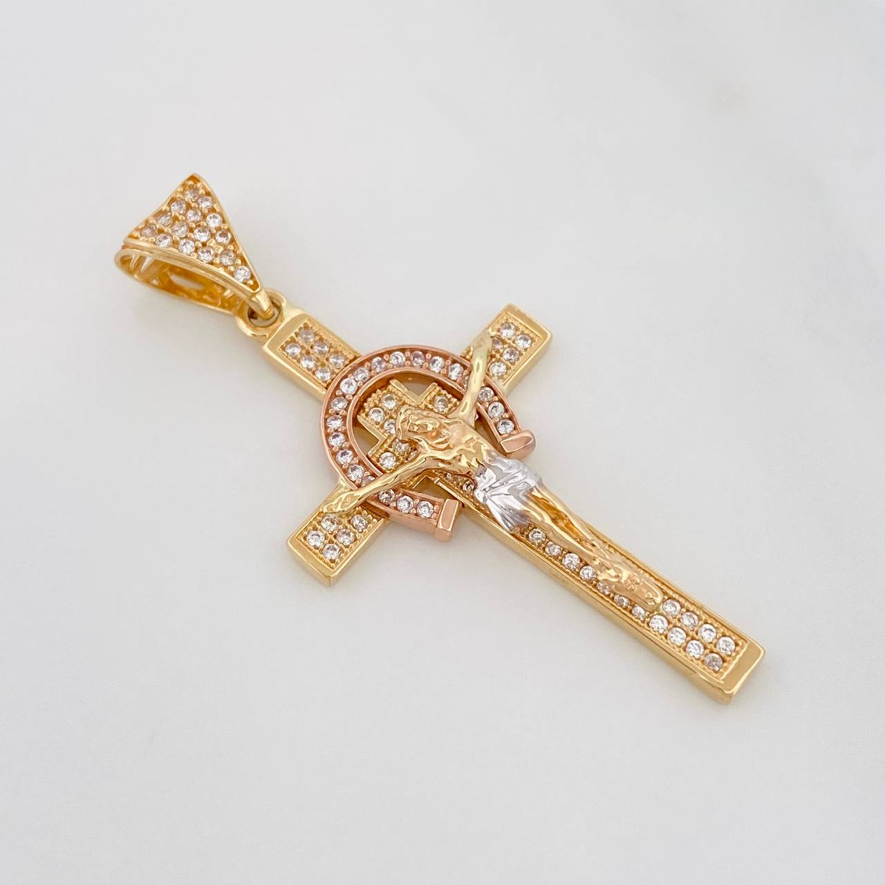 Dije Cruz Cristo 4.4g / 4.4cm Tres Oros 18K
