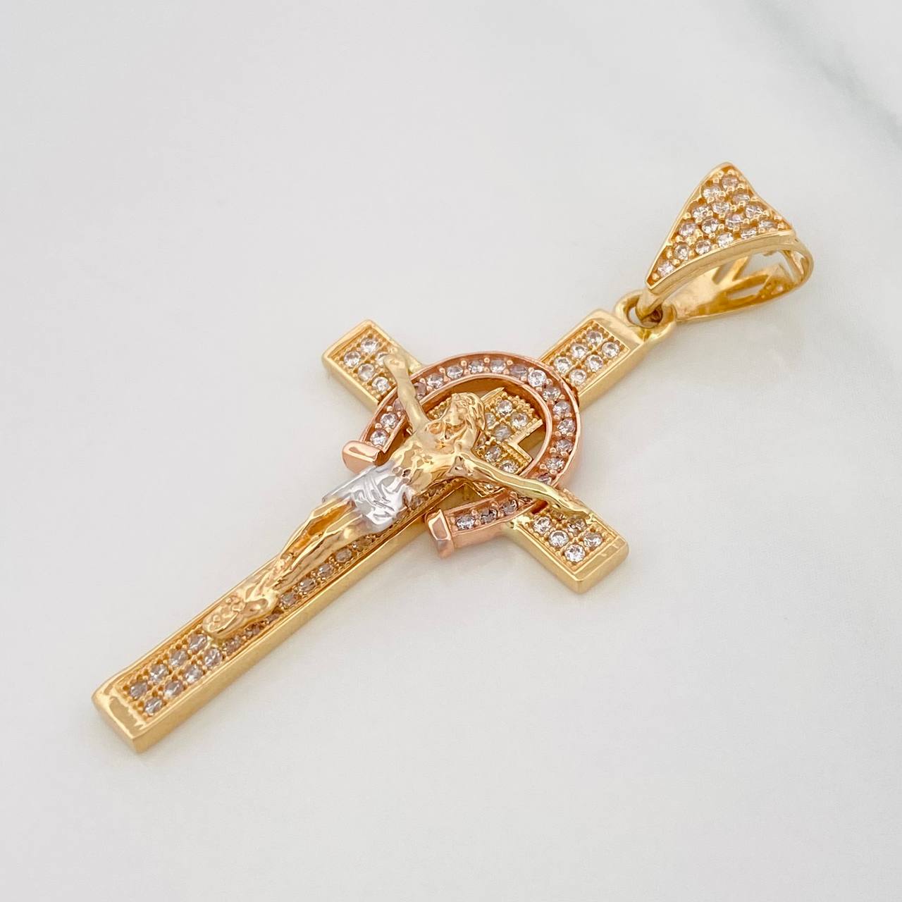 Dije Cruz Cristo 4.4g / 4.4cm Tres Oros 18K