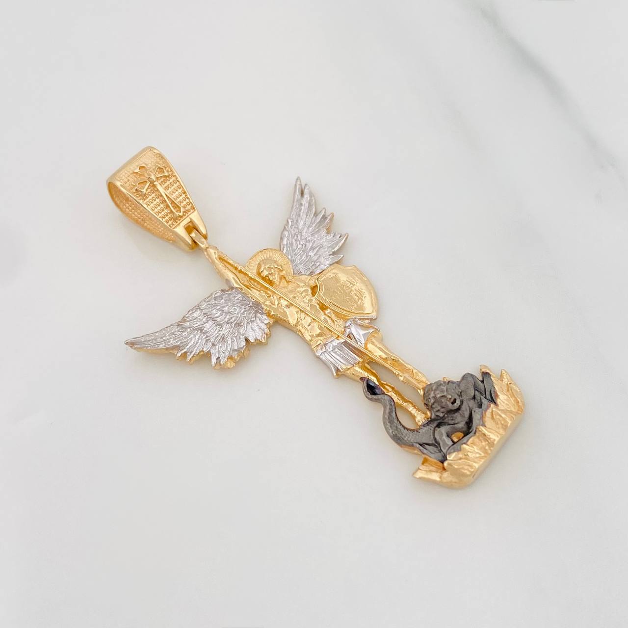 Dije San Miguel Arcangel 6.4g / 5.1cm Tres Oros 18K