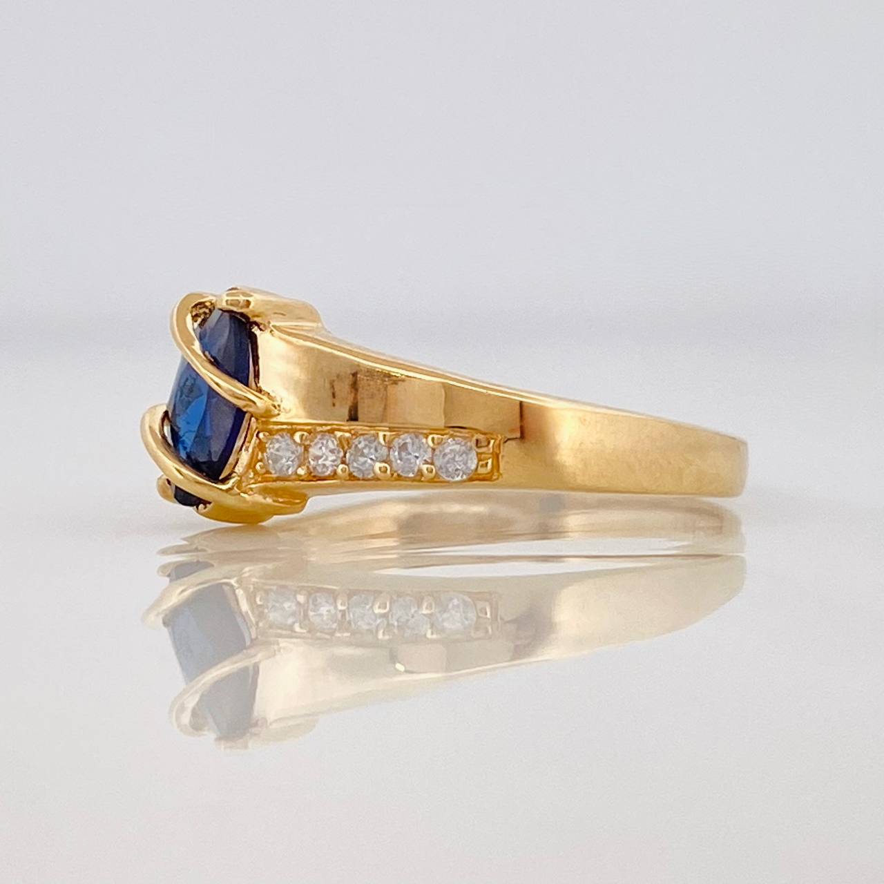 Anillo Solitario 2.9g / T7 1/2 Oro Amarillo 18K