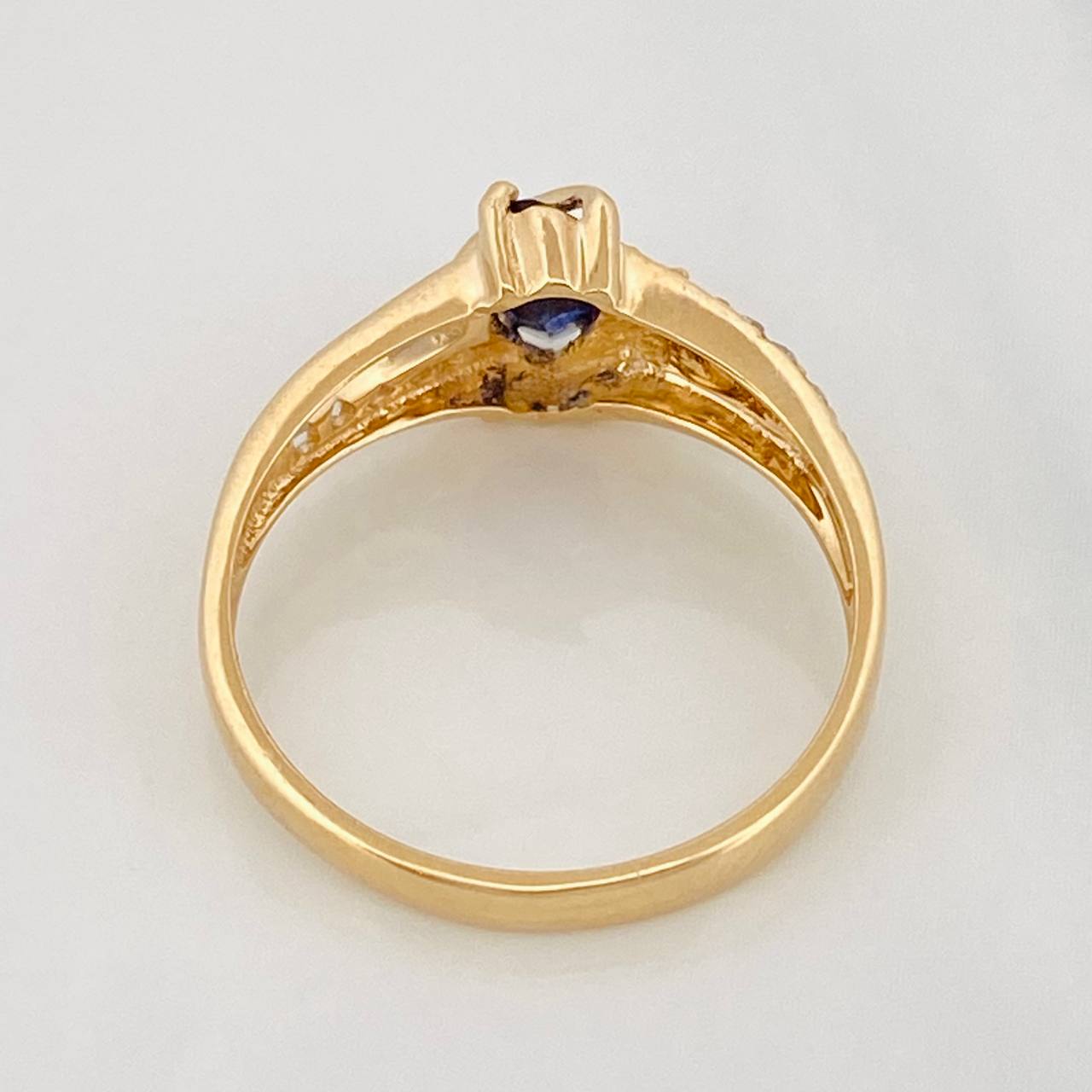 Anillo Solitario 2.9g / T7 1/2 Oro Amarillo 18K