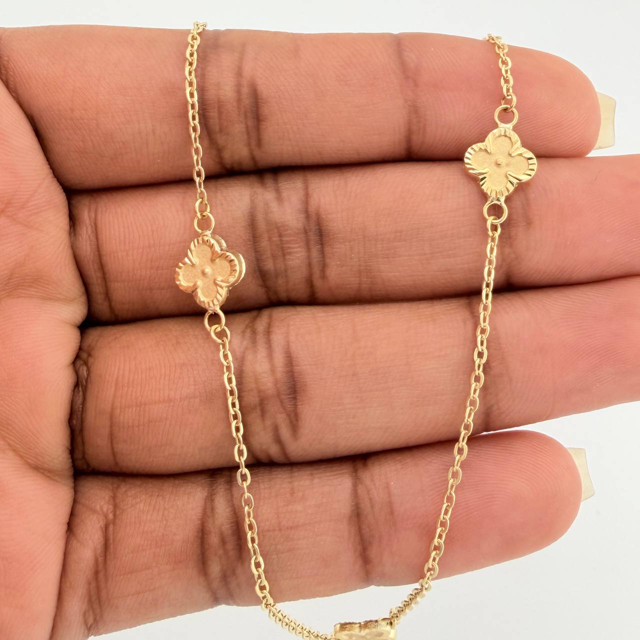 Cadena Aro Seguido Trebol 3.8gr / 46.1cm / 0.98mm Oro Amarillo 18K $