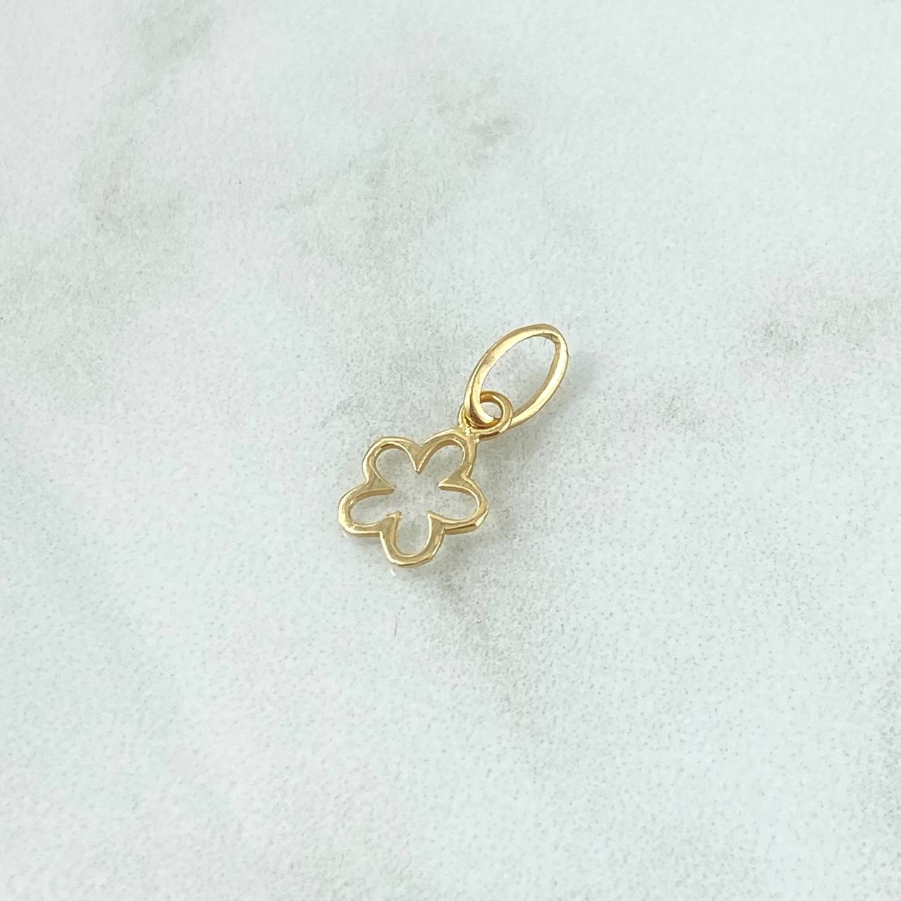 Dije Flor 0.3gr / 1.5cm / Silueta Lisa Oro Amarillo 18K *