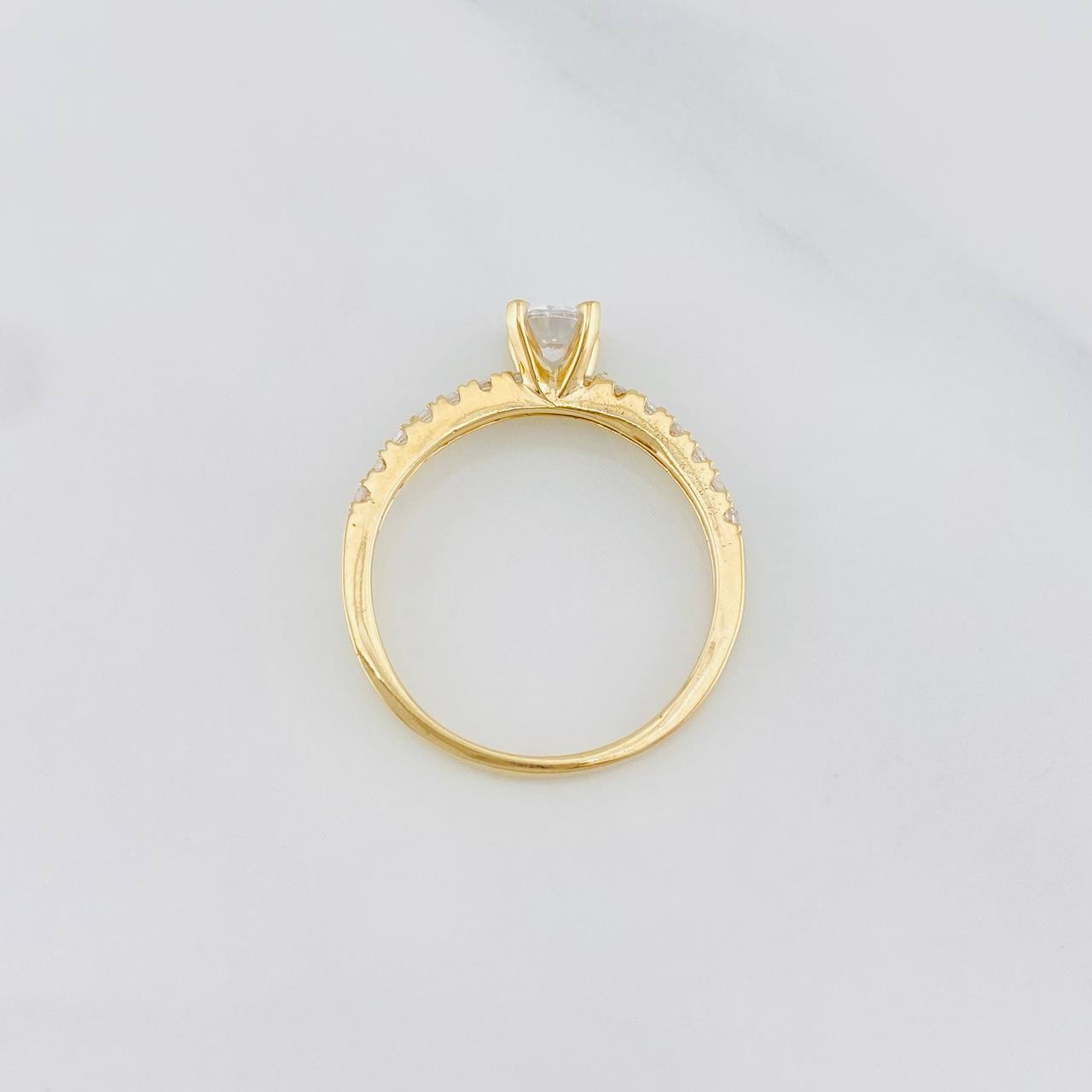 Anillo Solitario churumbela 1.8g / T6 Oro Amarillo 18K