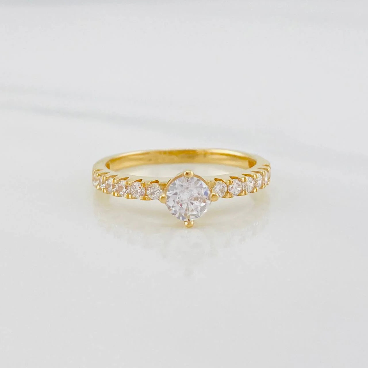 Anillo Solitario Churumbela 2.2g / T7 Oro Amarillo 18K