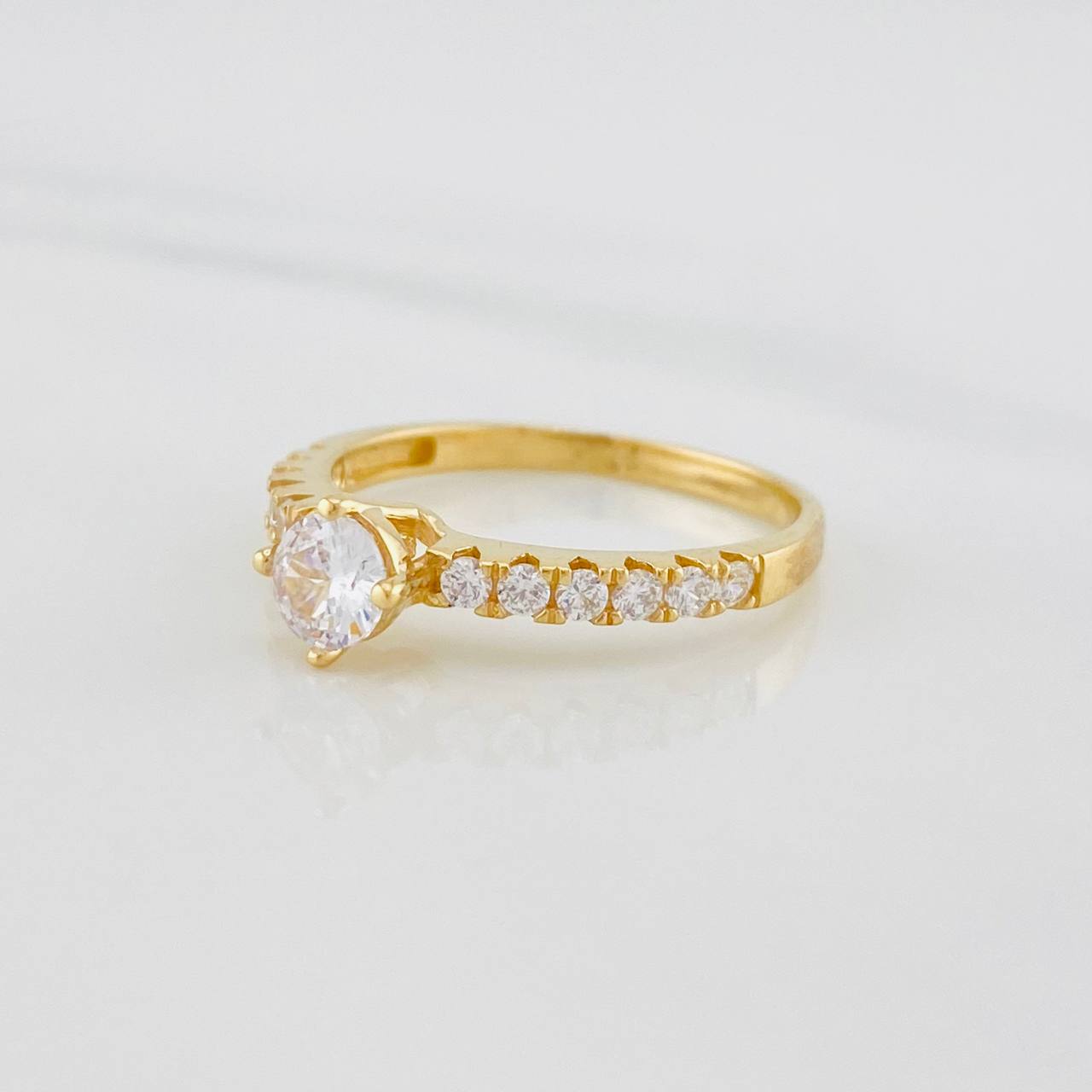 Anillo Solitario churumbela 2.15g / T6 1/2 Oro Amarillo 18K