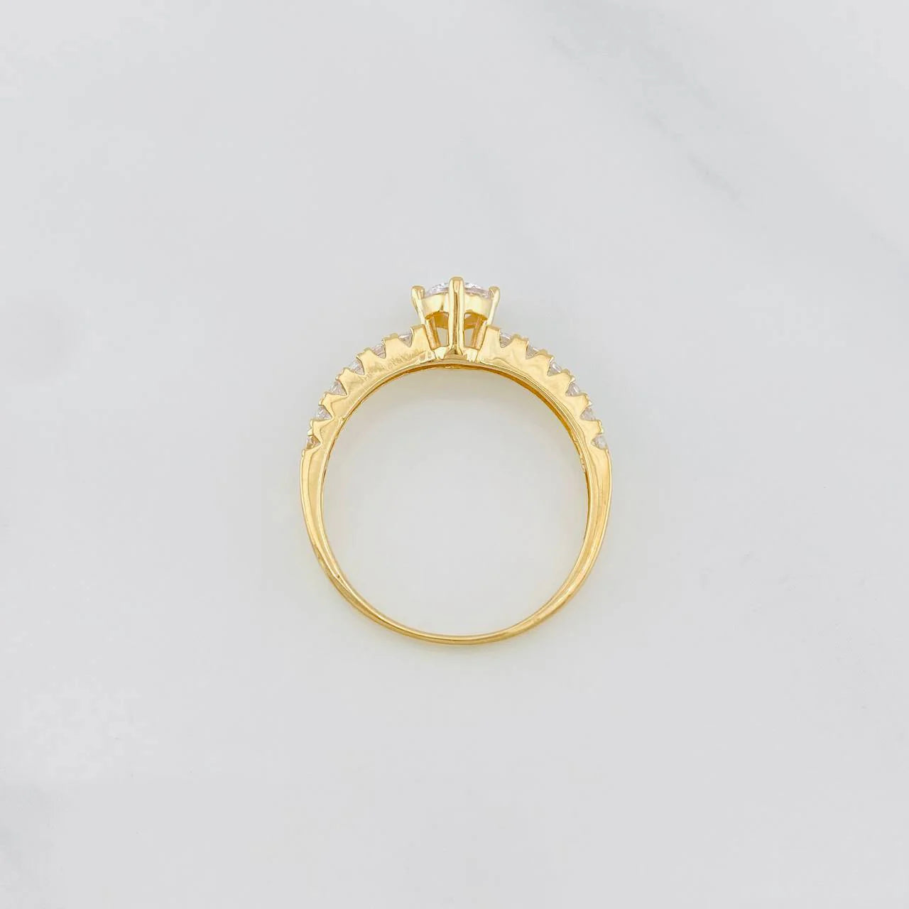 Anillo Solitario Churumbela 2.2g / T7 Oro Amarillo 18K
