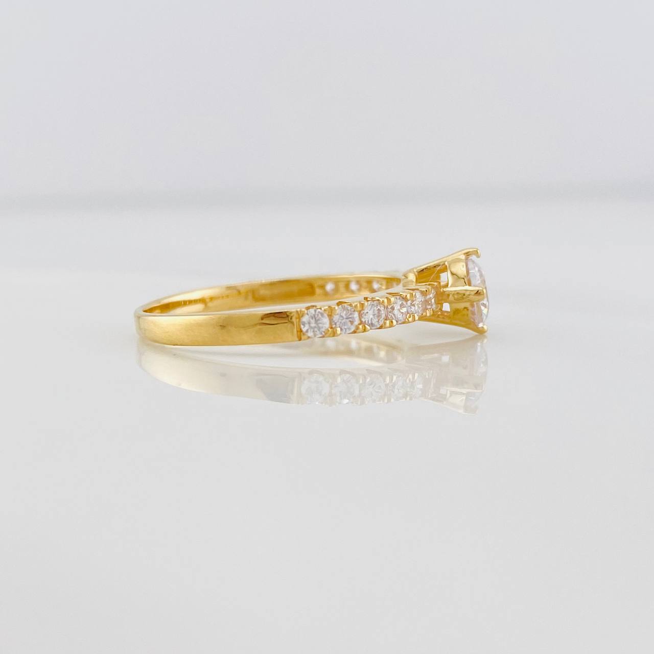 Anillo Solitario churumbela 2.15g / T8 Oro Amarillo 18K